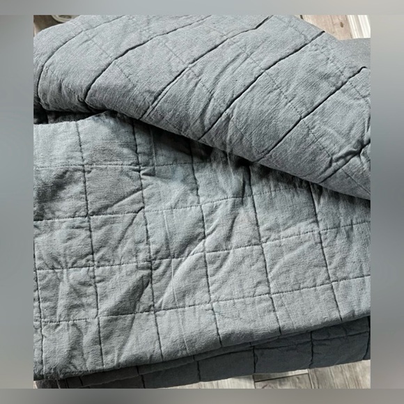 NEW Casaluna Heavyweight Linen Blend Queen Size Quilt Dark Gray Winter Cozy Warm - Picture 9 of 14